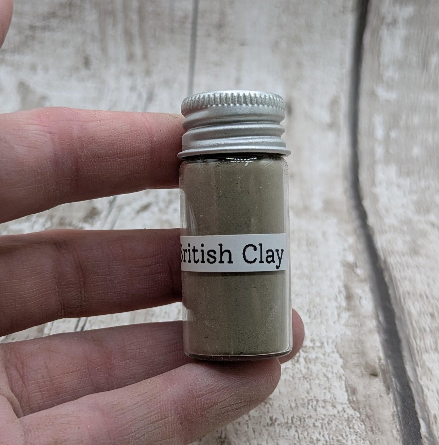 Fine Ground British Clay Powder – Sun & Air Dried Thames Estuary Earth Pigment for Art and Ritual.