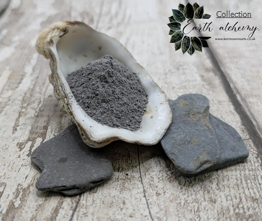 unrefined 10ml powdered beachcombed slate.
