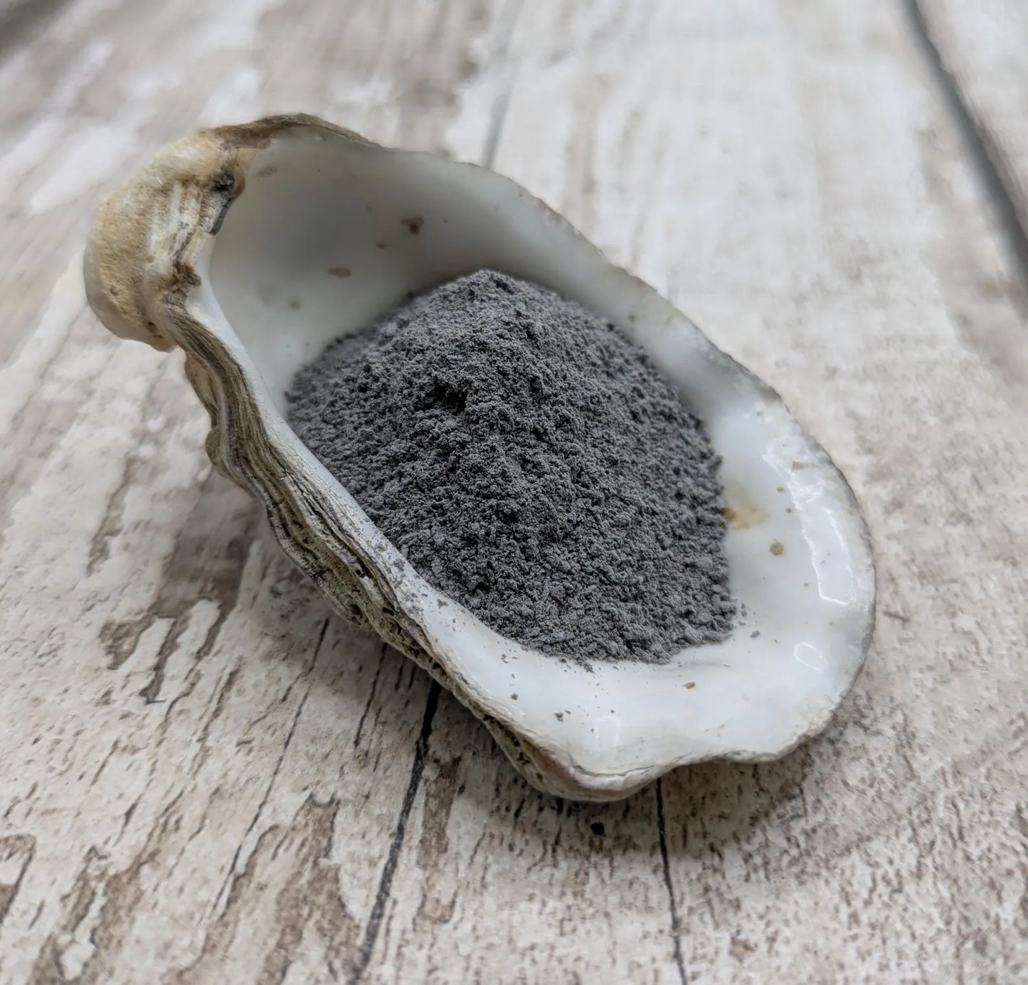 unrefined 10ml powdered beachcombed slate.