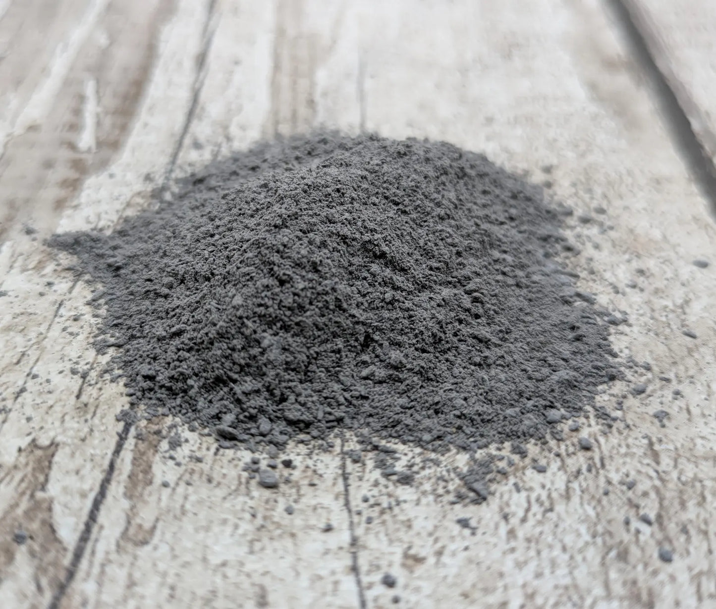 unrefined 10ml powdered beachcombed slate.