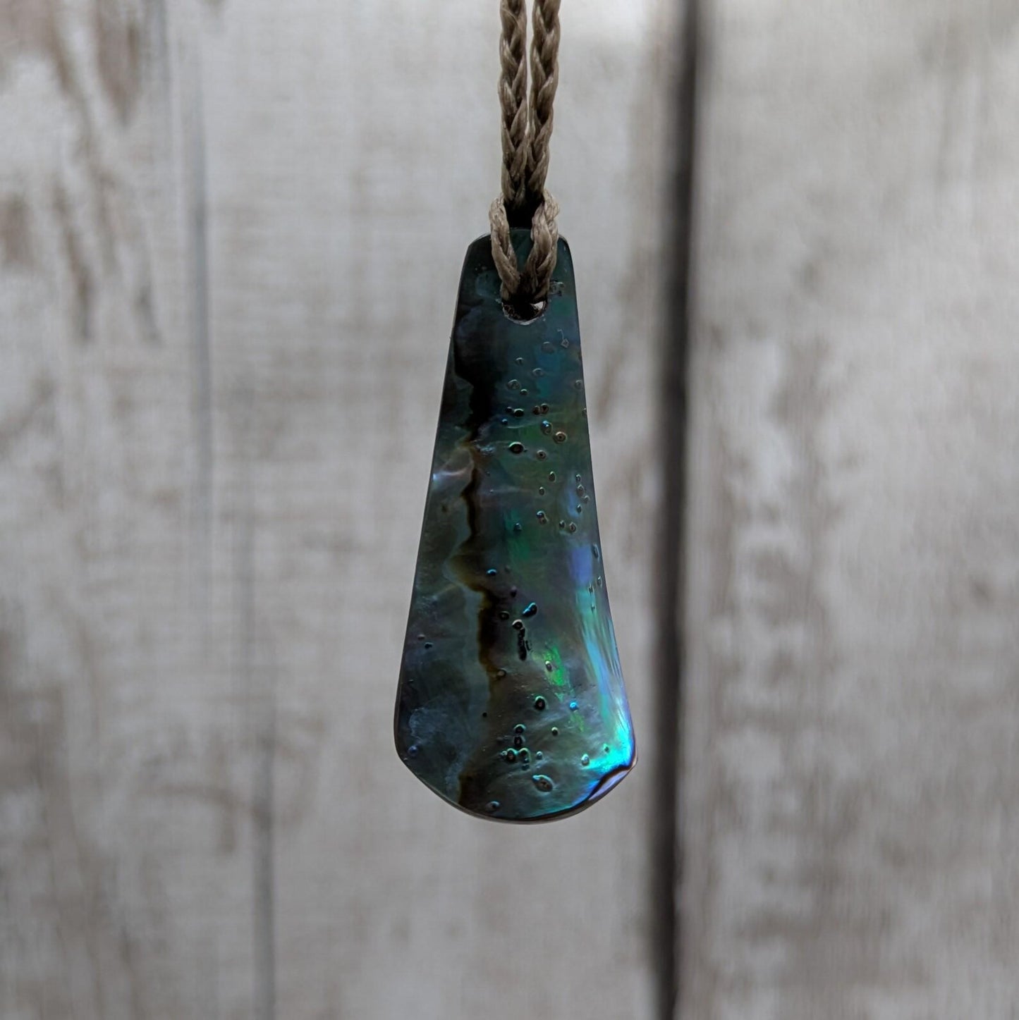 Small New Zealand Rainbow Pāua Shell Roimata Pendant – Iridescent Teardrop Necklace, Māori Inspired Ocean Jewellery, Healing Shell Talisman