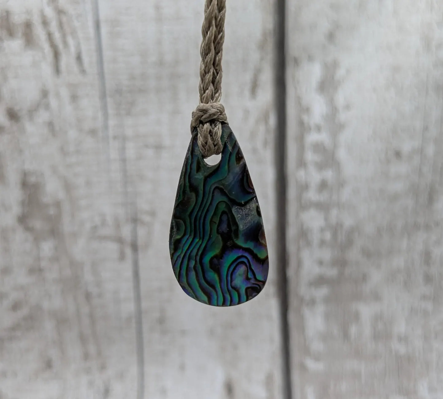 New Zealand Rainbow Pāua Shell Roimata Pendant – Iridescent Teardrop Necklace, Māori Inspired Ocean Jewellery, Healing Shell Talisman.
