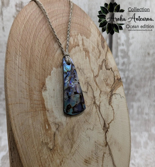 Small New Zealand Rainbow Pāua Shell Roimata Pendant – Iridescent Teardrop Necklace, Māori Inspired Ocean Jewellery, Healing Shell Talisman
