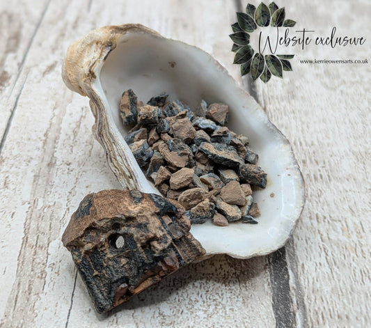 Mammoths tooth vial for jewellery inlay or spell ingredients.