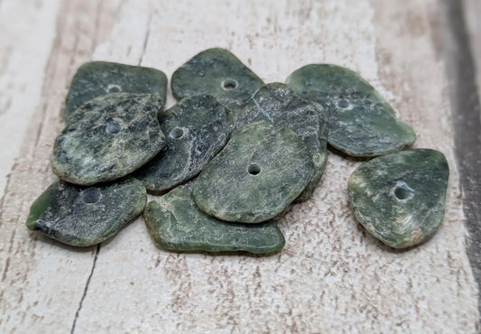 10 Centre-Drilled New Zealand Pounamu Beads – Tumble polished Greenstone Offcuts for Jewellery Making and craft projects.