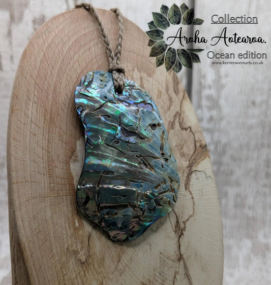 Large Freeform NZ Pāua Shell Pendant – Iridescent Abalone Statement Necklace, Natural statement Beach Jewellery.