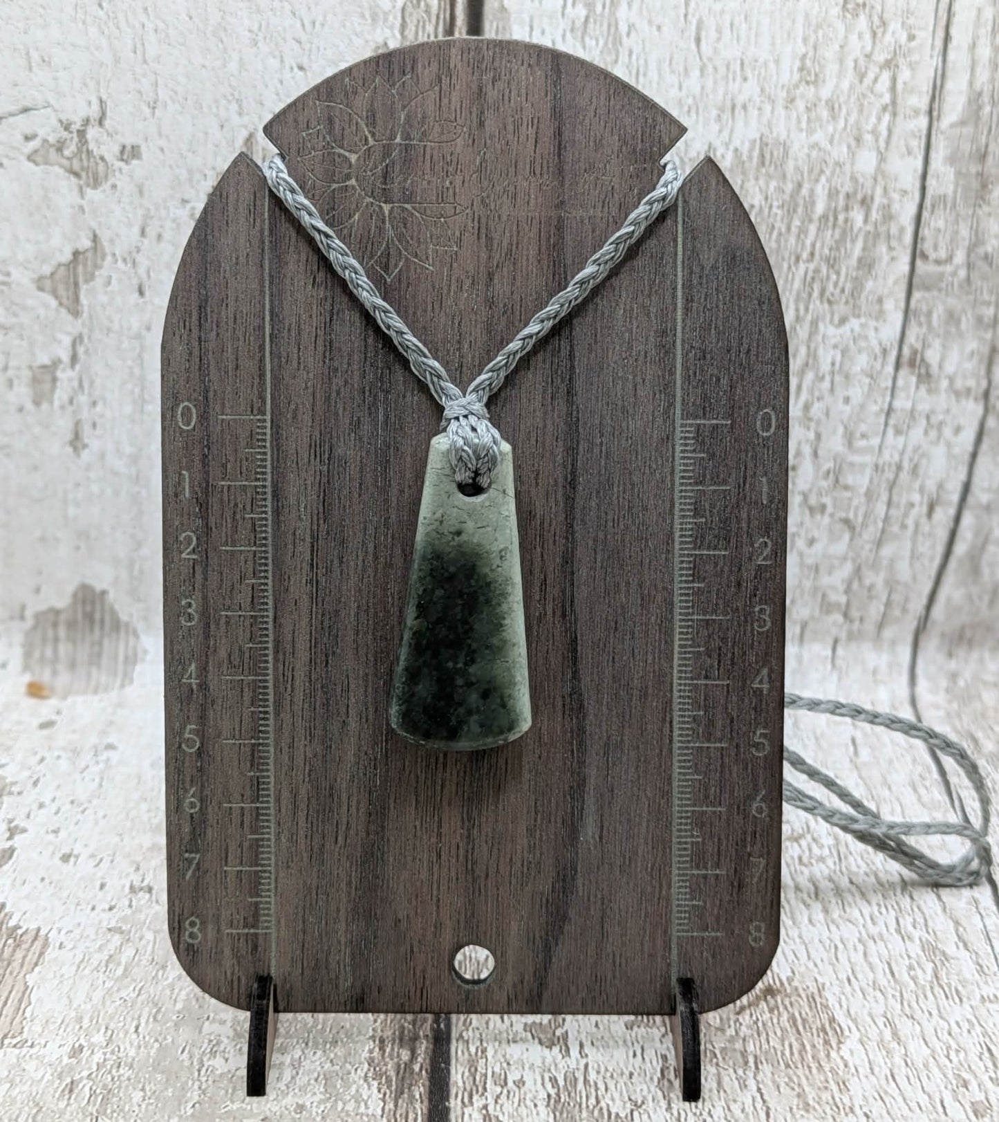 New Zealand Pounamu greenstone nephrite jade roimata pendant.