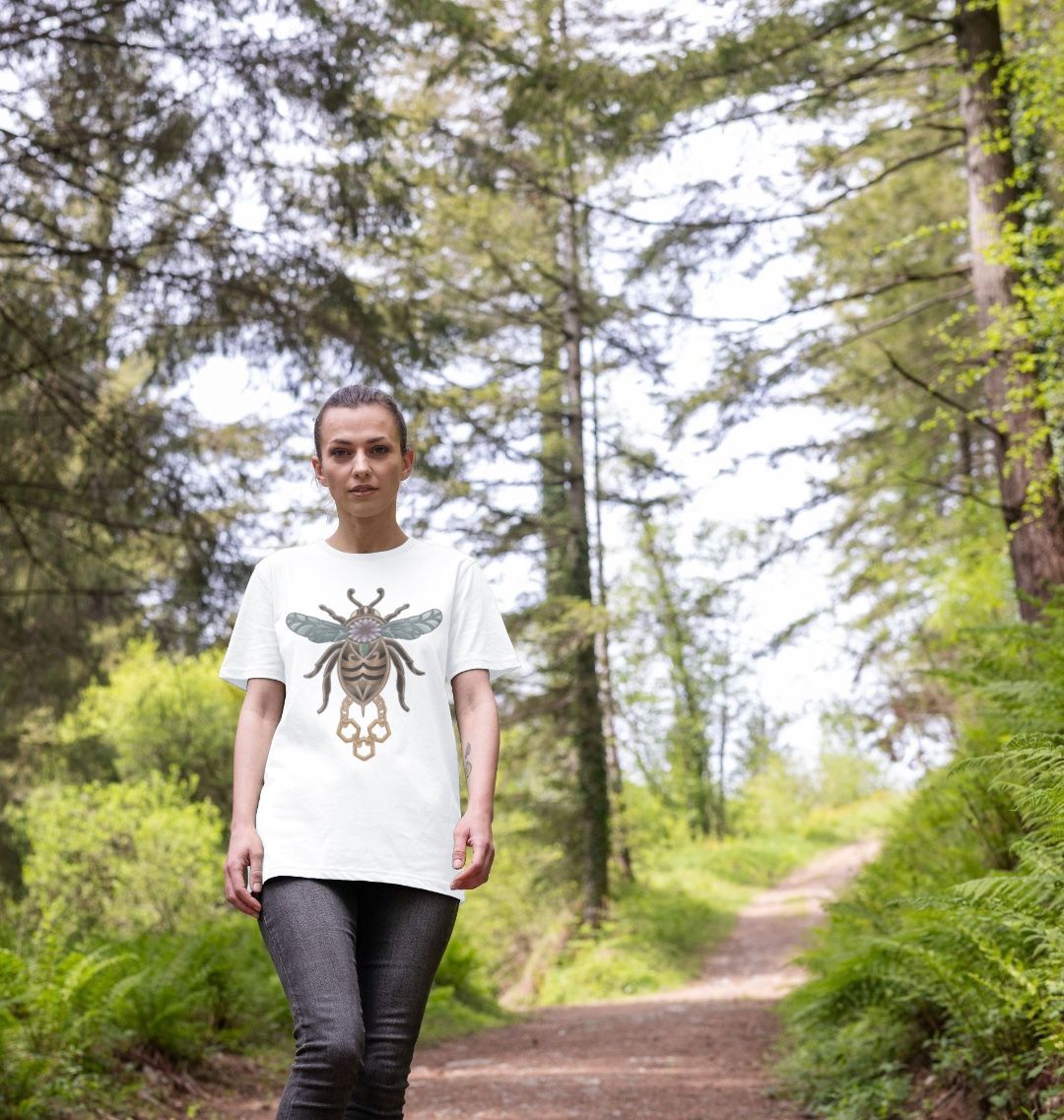 Gilded bumble bee 2.0 unisex T-Shirt.