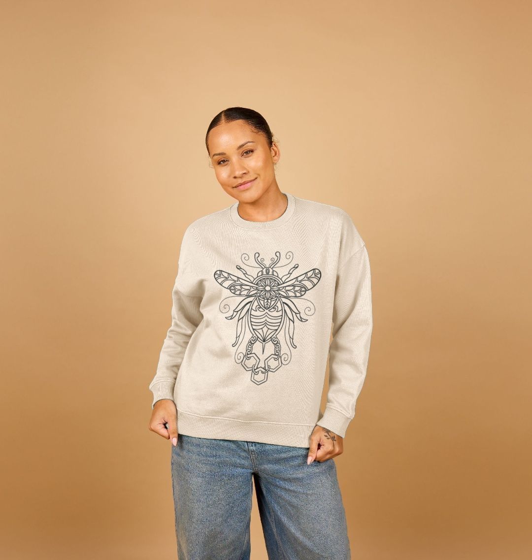 Bumblebee outline oversized women’s sweatshirt.