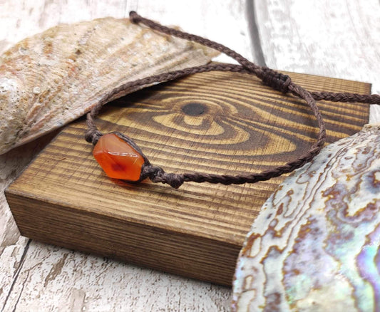 Carnelian adjustable macramé bracelet.